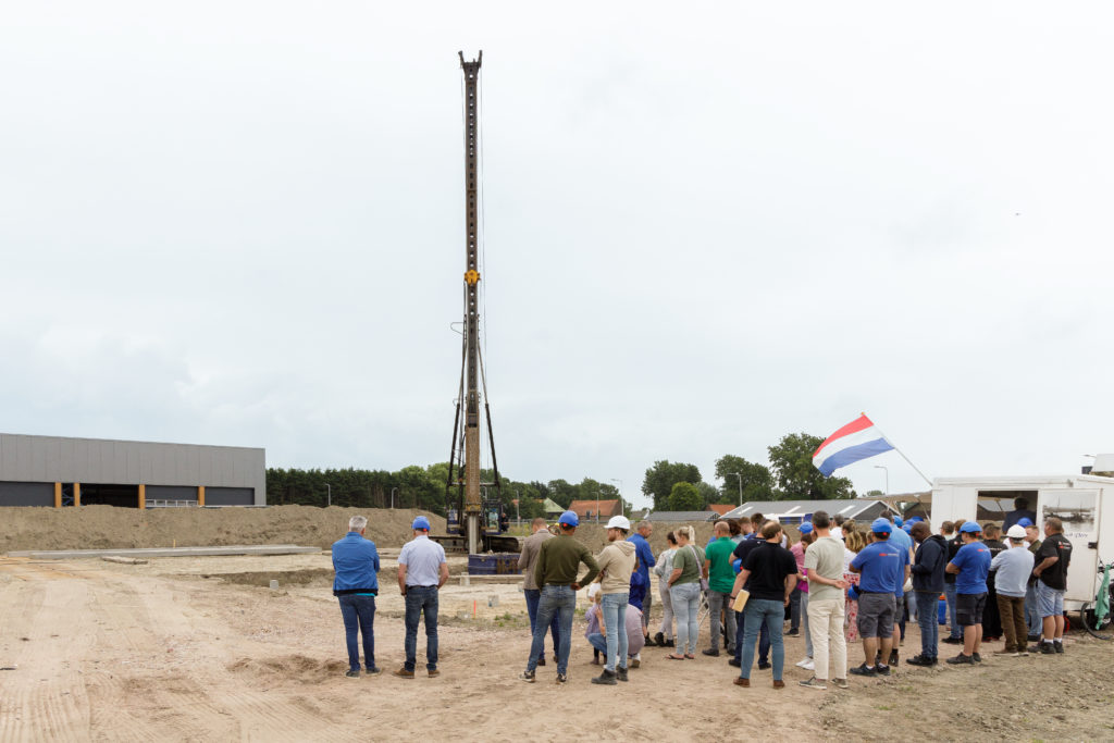 Eerste paal nieuwe bedrijfspand D. Botermans Vastgoed