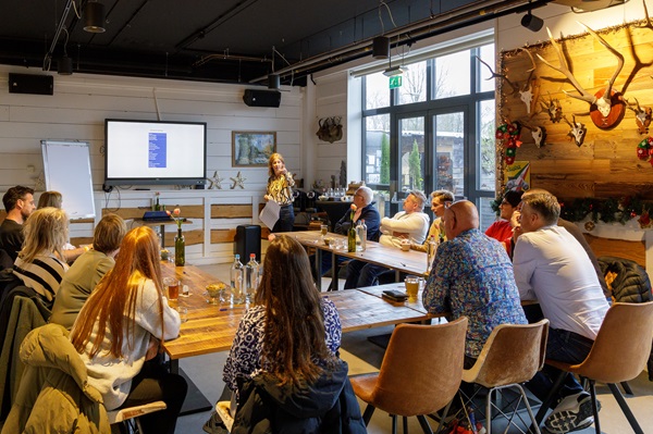 Inhoudelijk sessie over onze kernwaarden op het teamuitje van Goudkuil Bouwmanagement